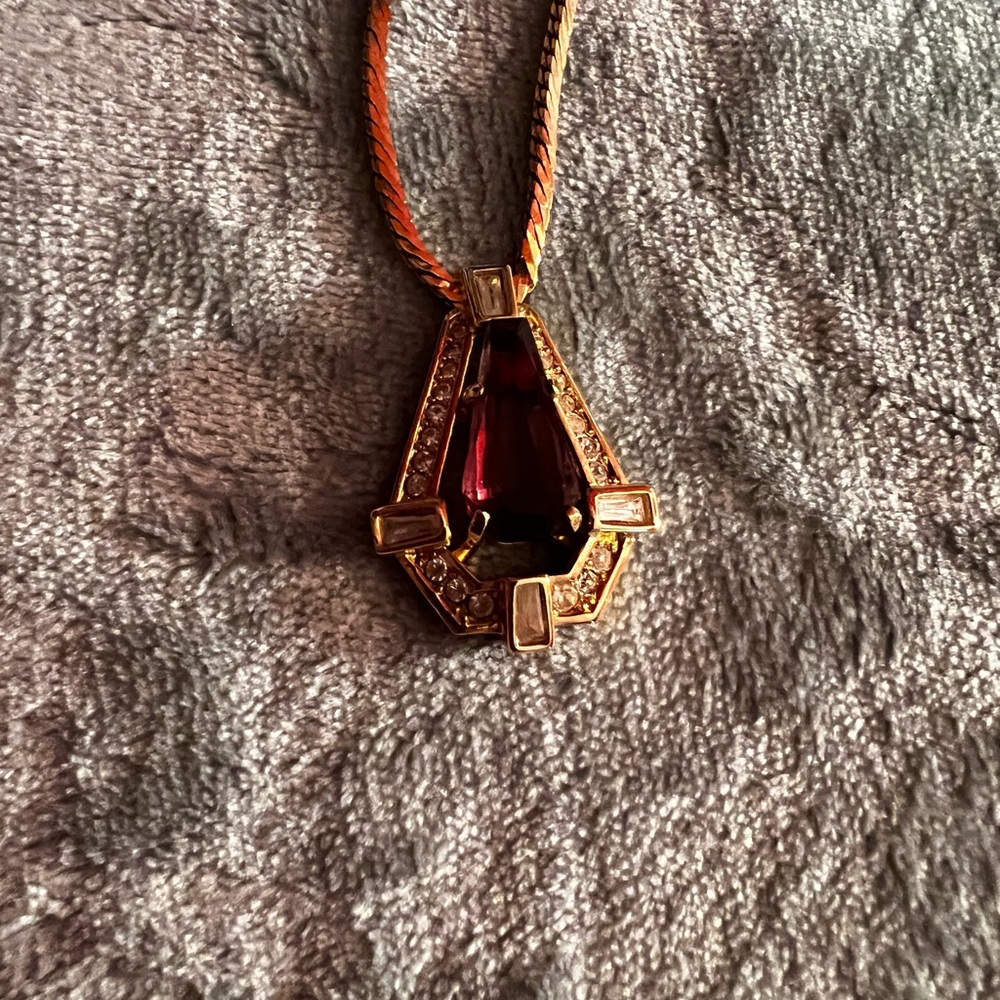 Christian Dior Elegant Gold and Purple Pendant necklace like new - Picture 4 of 8